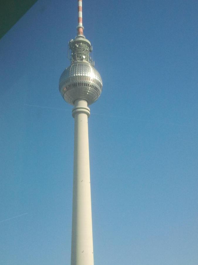 Ferienwohnung Mitte Von Mitte - Blick Auf Den Turm Berlin Exterior foto