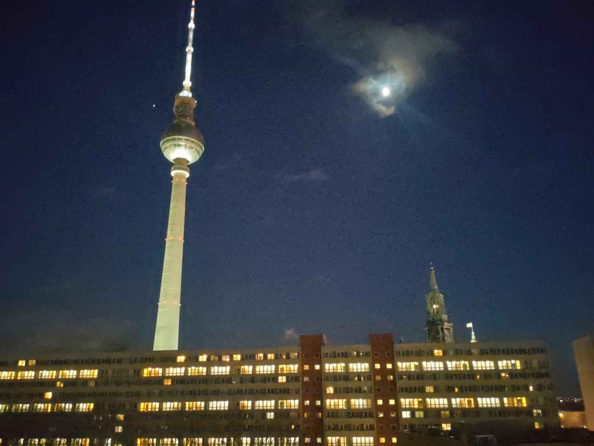 Ferienwohnung Mitte Von Mitte - Blick Auf Den Turm Berlin Exterior foto